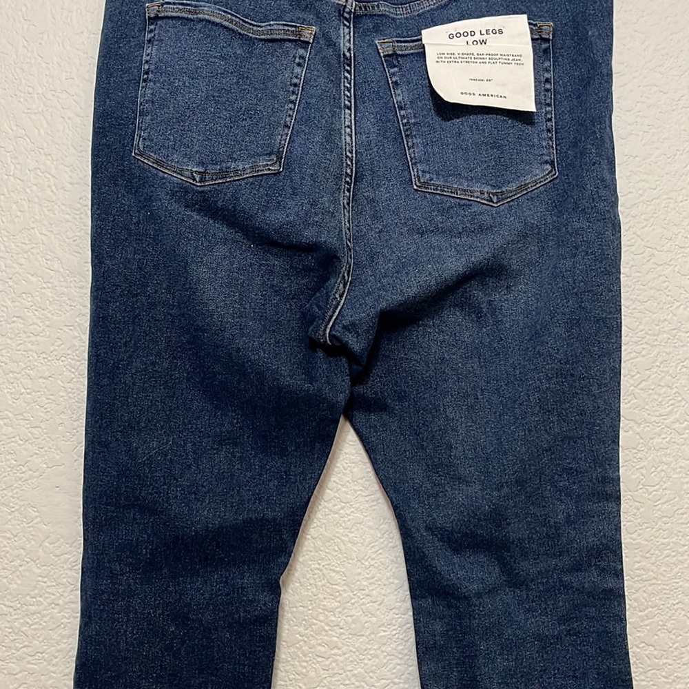 Good American Good Legs Low Skinny Jean - Picture 10 of 15